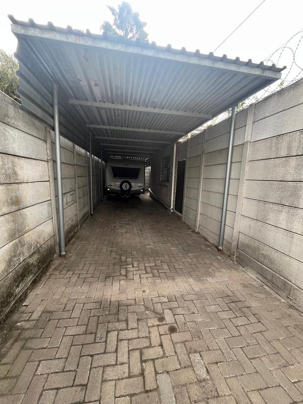 6 Bedroom Property for Sale in Protea Heights Western Cape